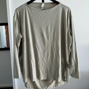 NWT Lululemon Back In Action Long Sleeve in Nulu
